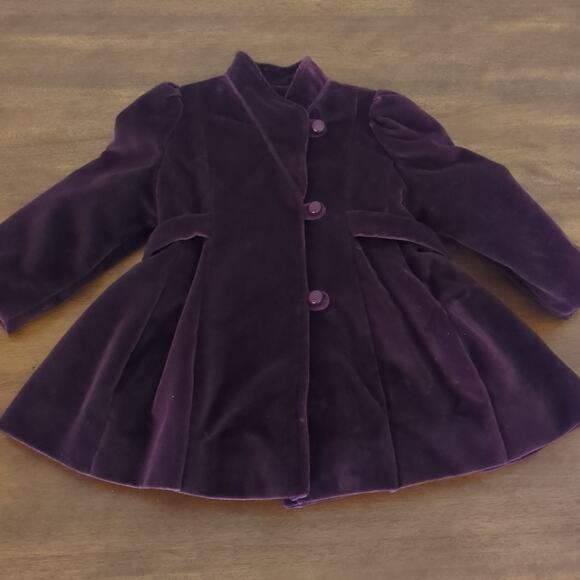 Rothschild Other - Rothschild vintage union made velvet plum color long sleeve girls coat size 2 GC